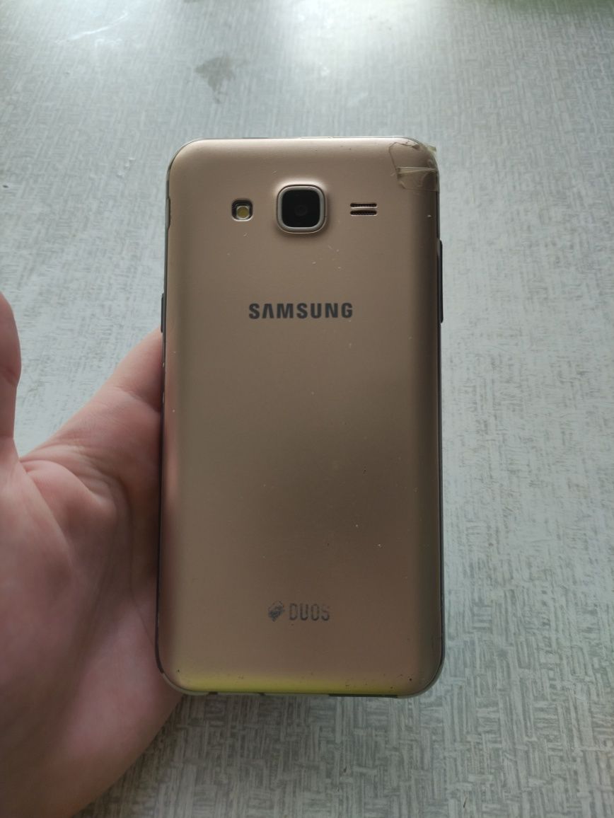 Телефон б/у Samsung galaxy j5 модель SM-J500H Gold
