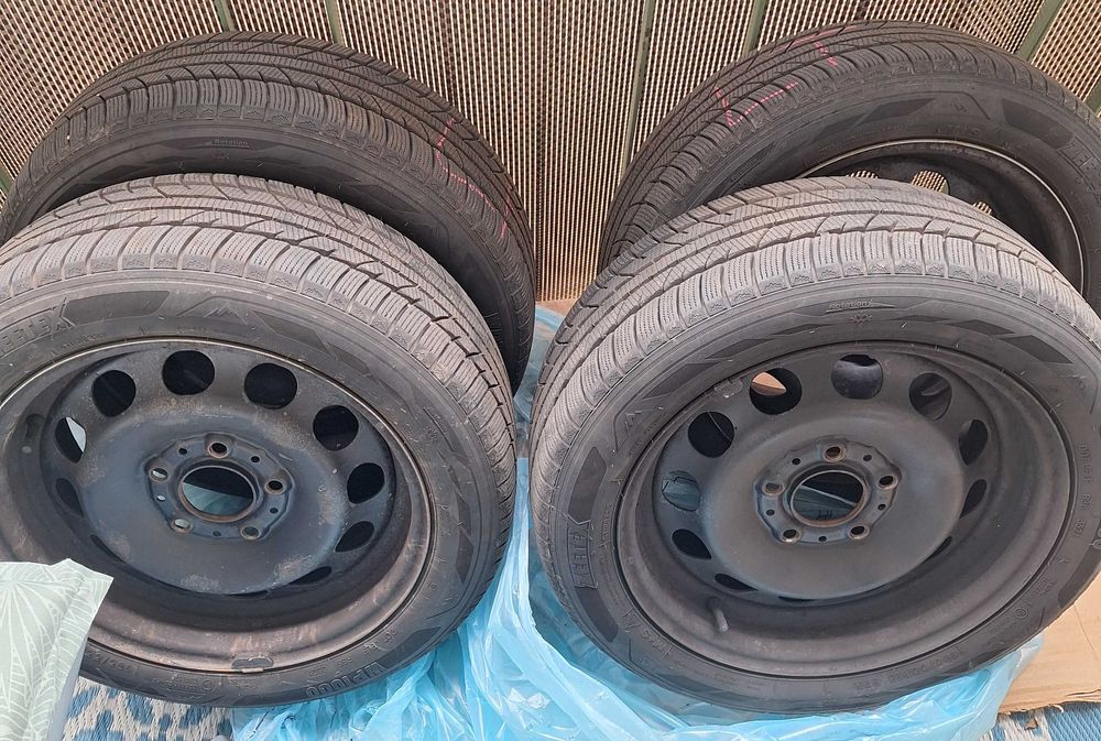 Felgi BMW  OPONY ZIMOWE 195/55/R16