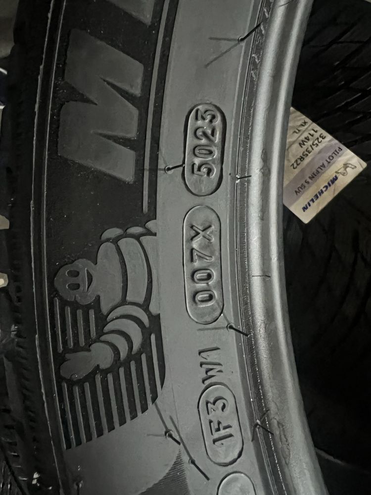 325/35/22+285/40/22 R22 Michelin Pilot Alpin 5 4шт нові зима