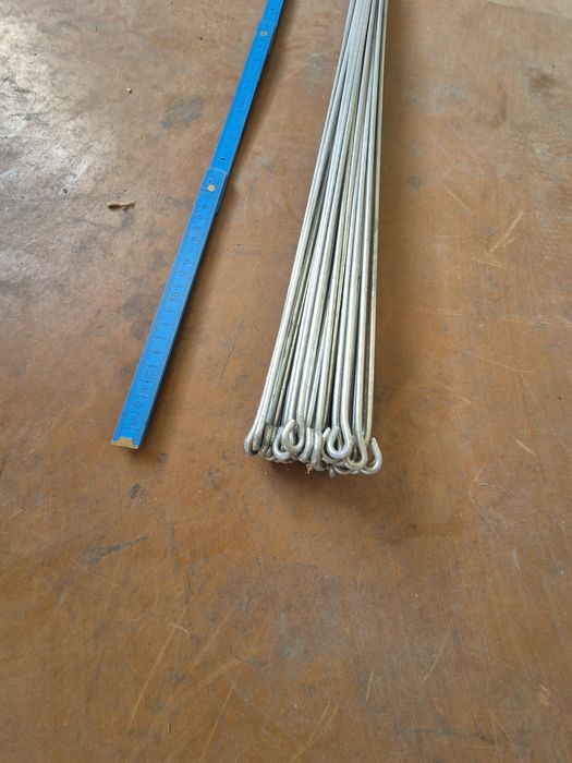 Pręty z oczkiem do wieszania profili konstrukcji nośnych 200cm