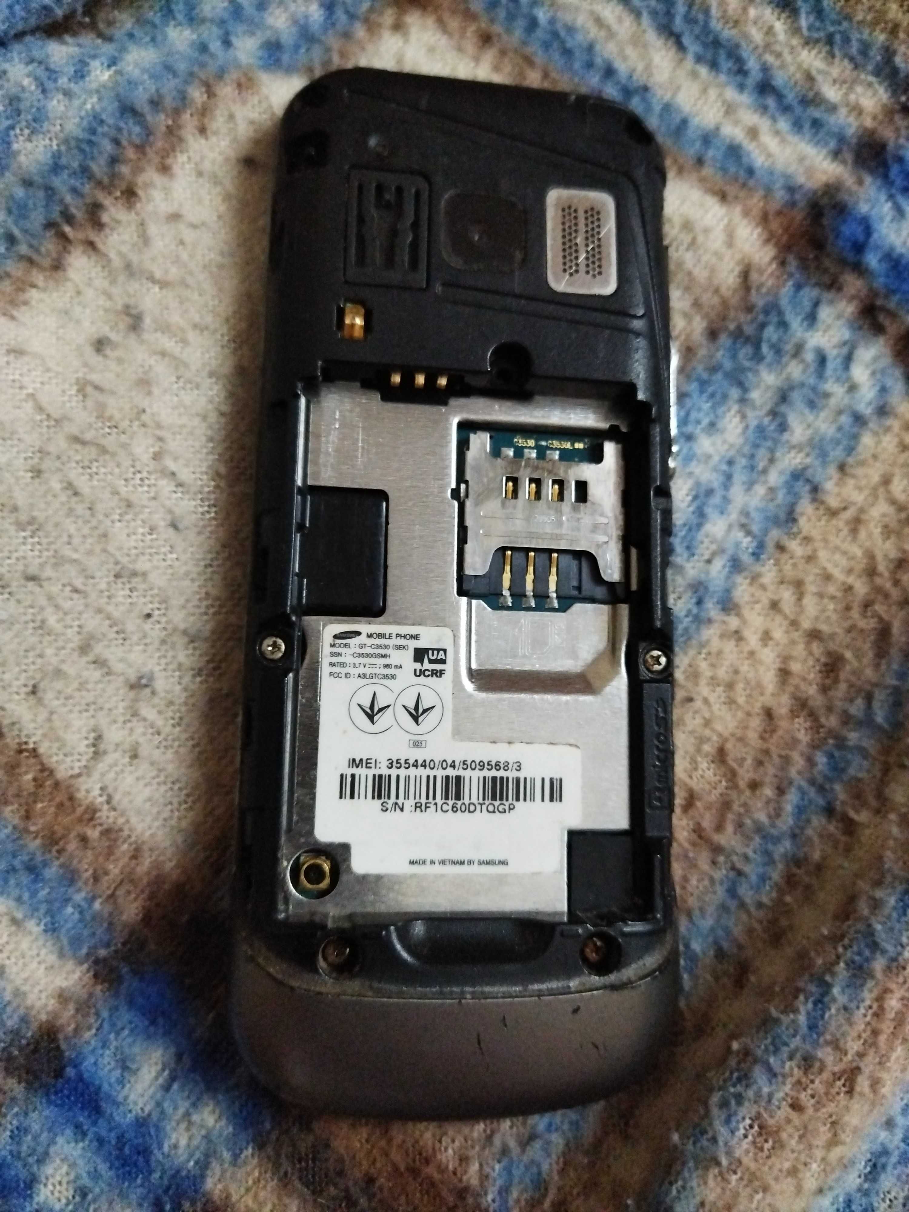 Samsung GT-C3530 на запчастини не бачить сімку.