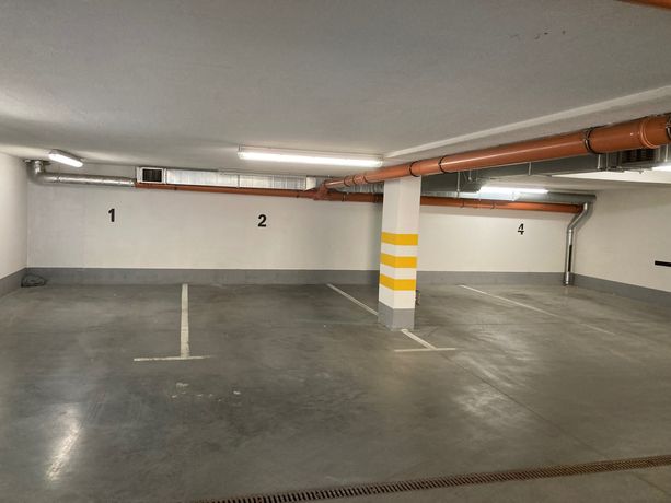 Wynajmę miejsce parkingowe w garażu podziemnym Uroczysko