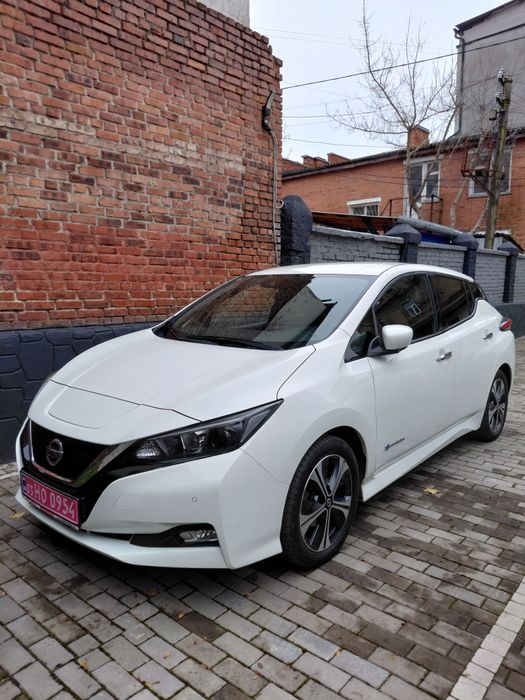 Продам nissan leaf 2019