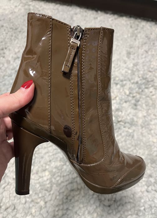 Ботильоны Fendi натуральная лакированная кожа, р.38, оригинал