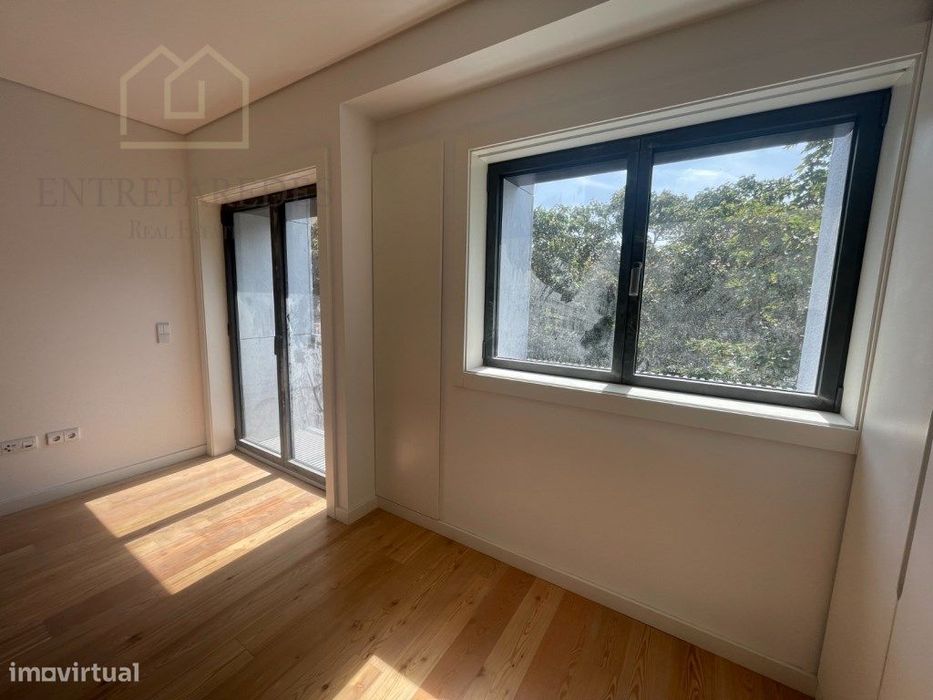 Apartamento T0 novo, com arrumos, para comprar no Bairro do Bonfim ...