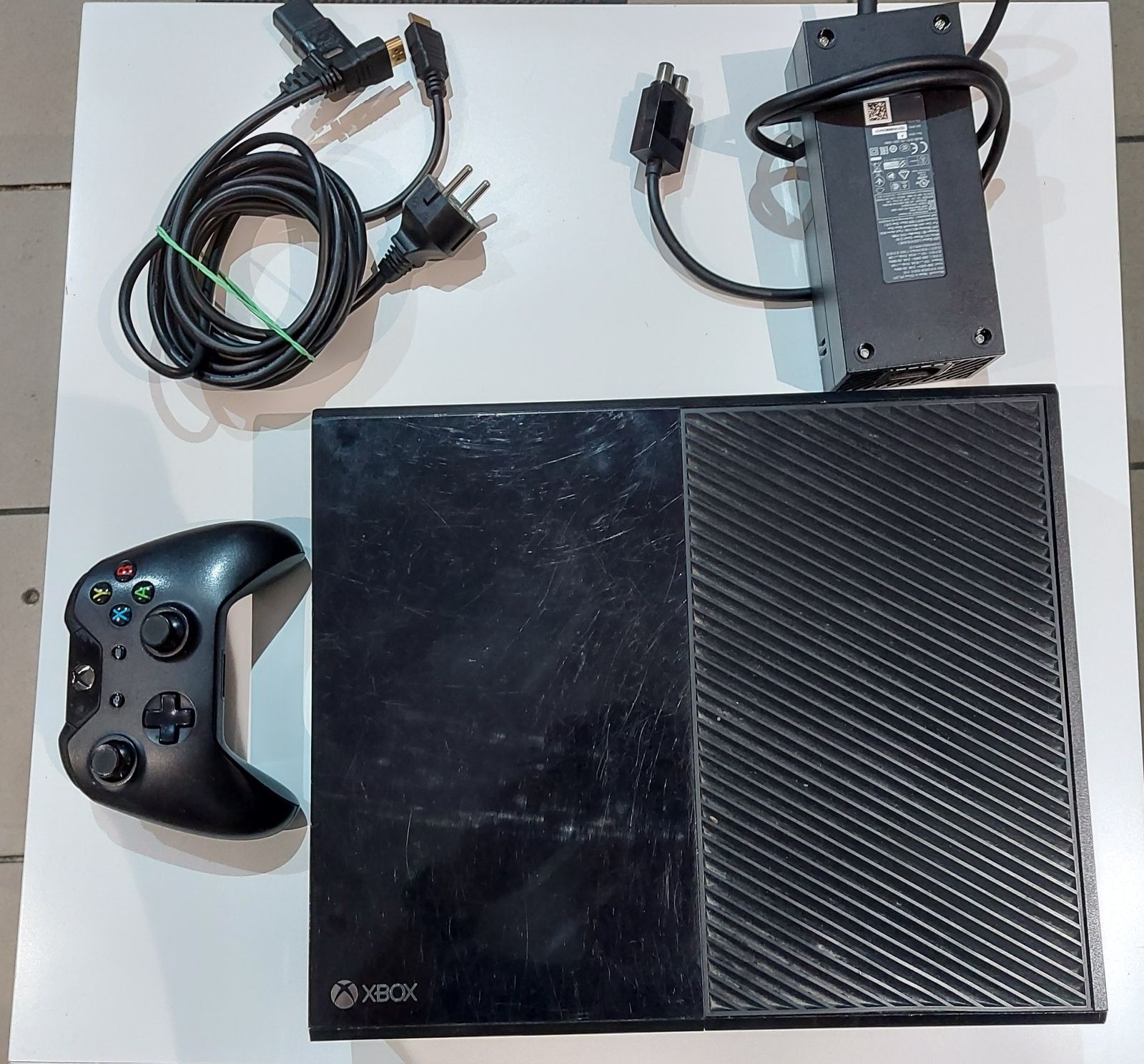 Konsola Xbox One 500 gb + pad