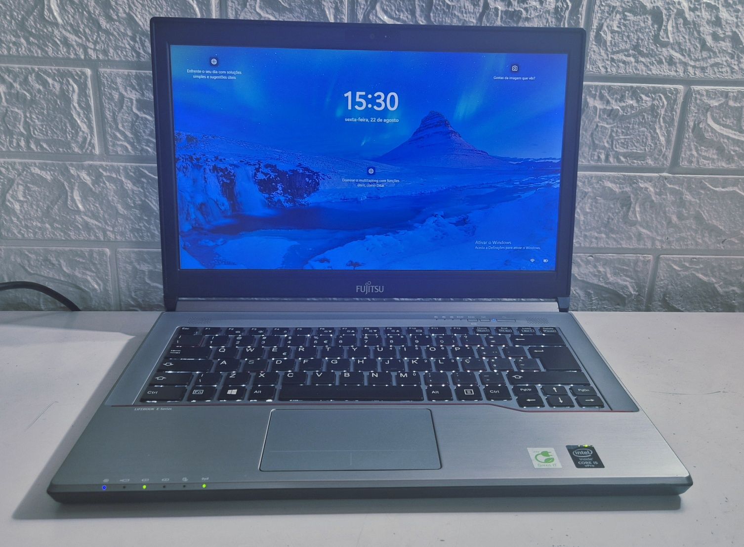 Fujitsu i5/ 8GB RAM/ SSD impecável