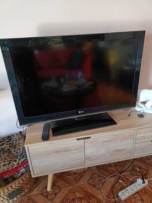 Televisor plano LG