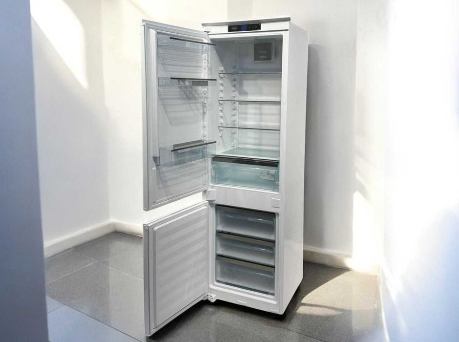 Встраиваемый холодильник Miele KFN 7733 E Вбудований