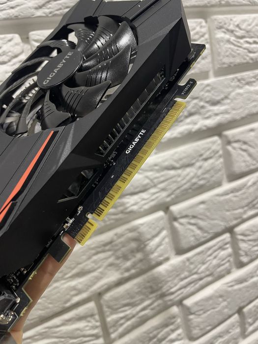 RTX 1050ti Gigabyte 4gb