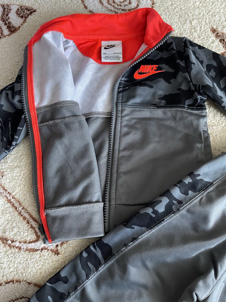 Костюм спортивний 18М 80-86 Nike