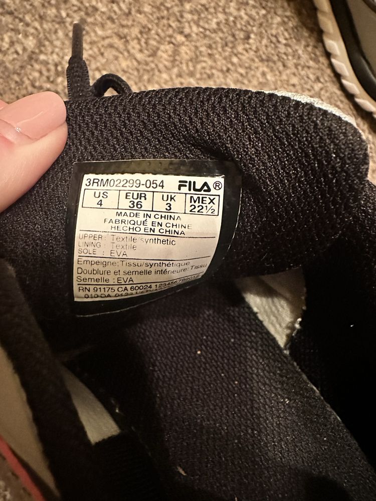 Buty chłopięce sportowe siateczkowe FILA 36