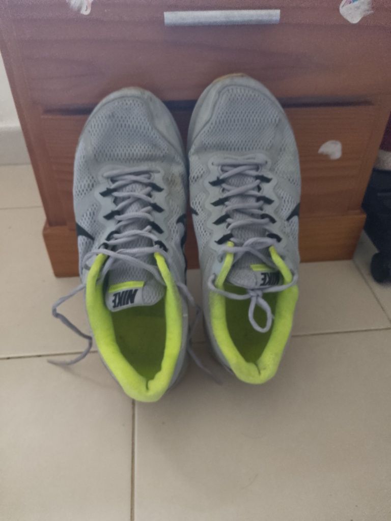 Vendo 2 pares de Sapatilhas Nike