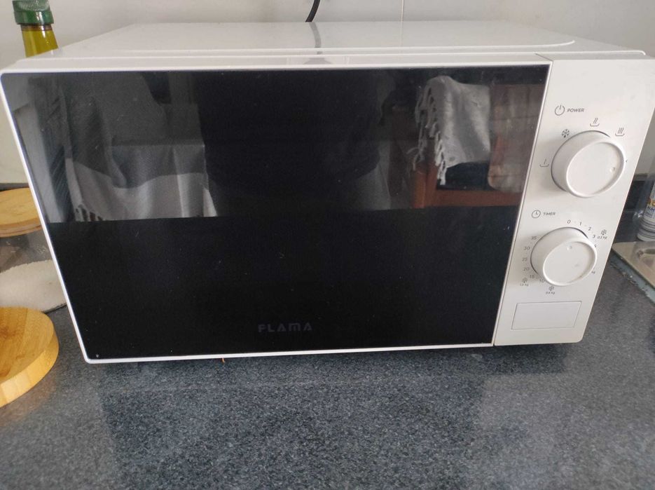 Micro-ondas FLAMA – Excelente Estado!