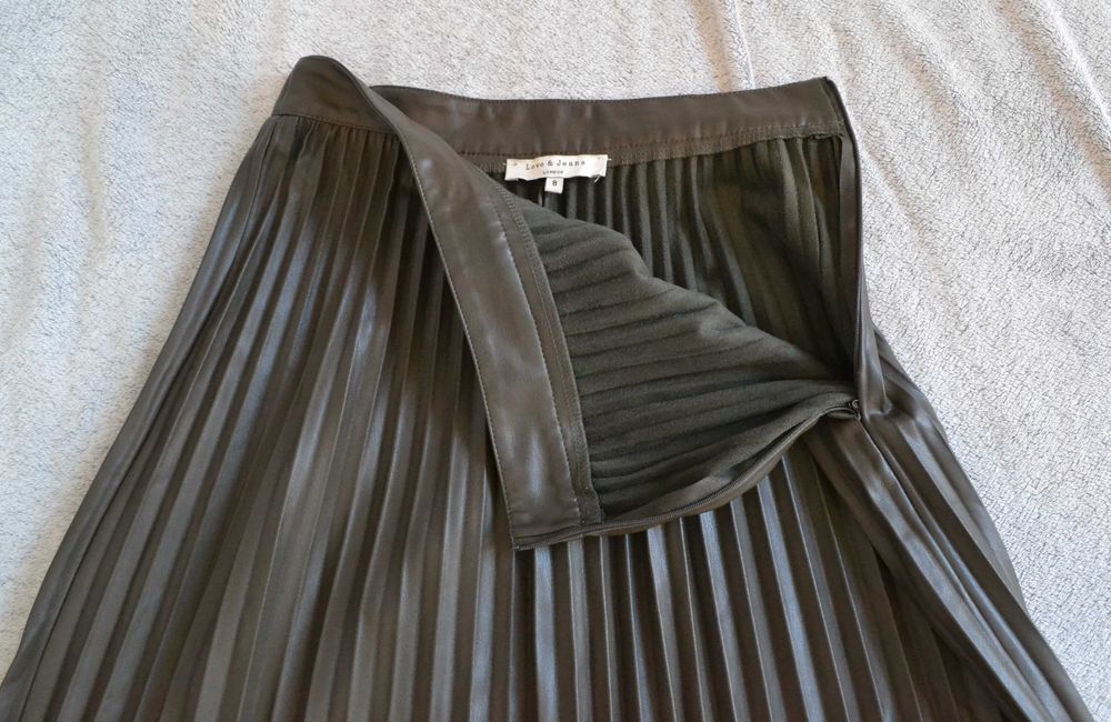Świetna plisowana spódnica midi Love & Jeans eko skóra w rozm. 36/38