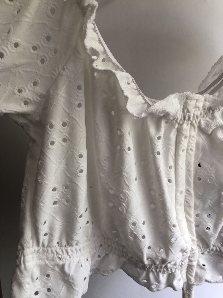 Crop top z wiązaniem biała bluzka sinsay xl ażurowy top