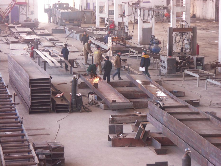 Выполняем работы по изготовлению металлоконструкций.