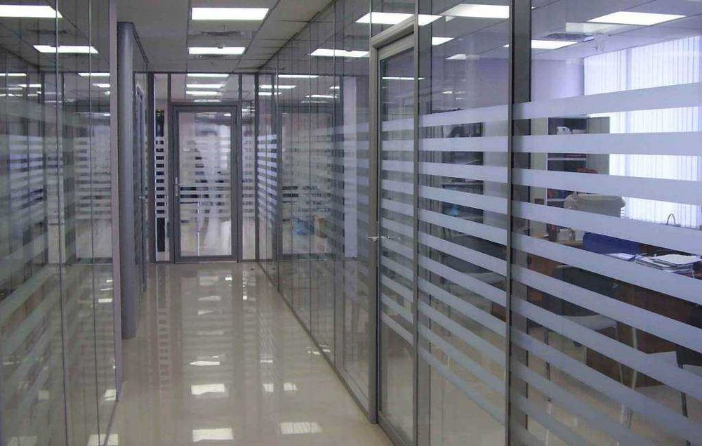 Алюмініеві вікна та двері в теплому та холодному алюмінії.