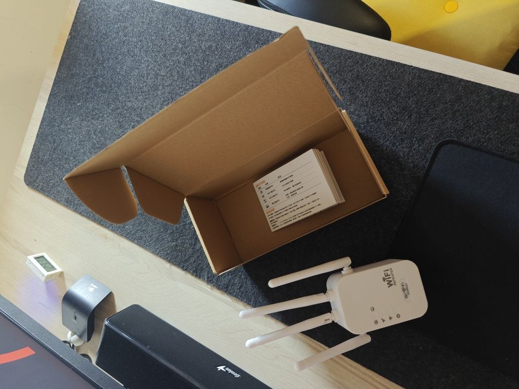 Wzmacniacz sygnału Wi-FI Mocny Repeater Access Point Router 300 Mb/s 2