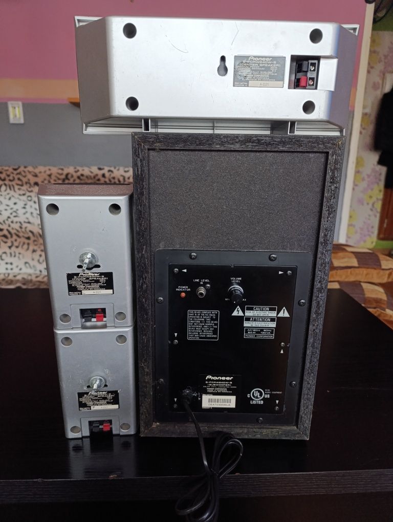Pioneer sub + cent + sat.