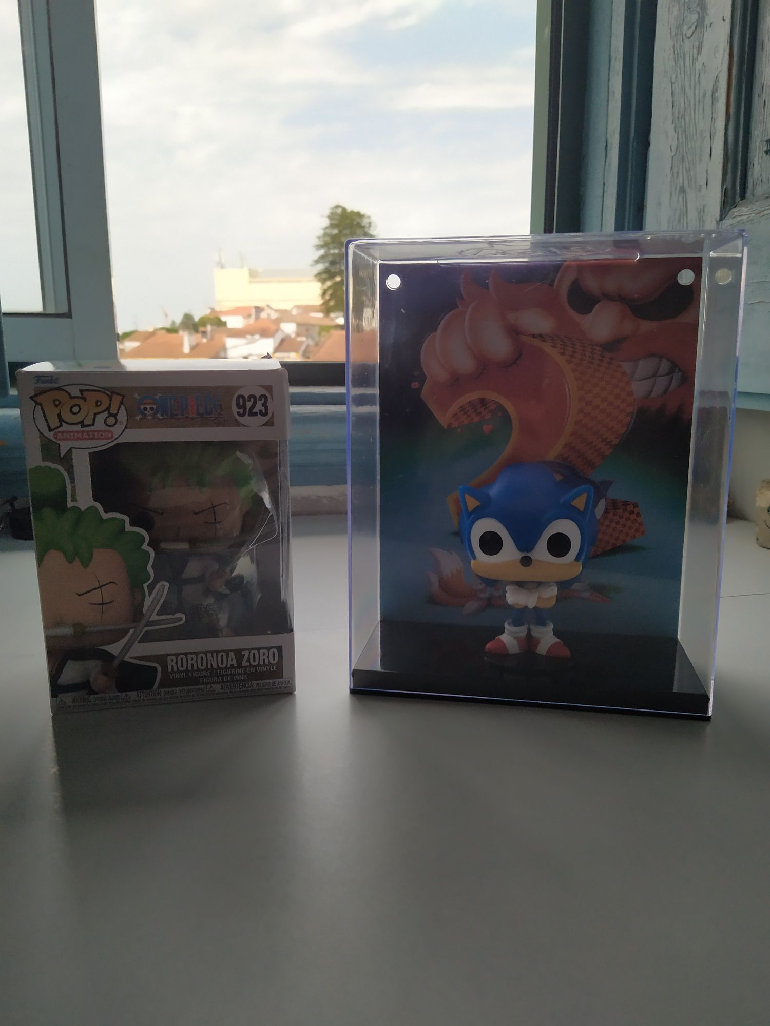 Funko pop! Roronoa zoro - 923 & funko pop! Sonic 2