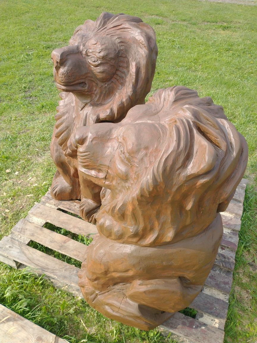 Orły rzeźbione rękodzieło