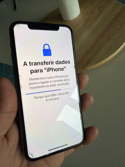 Iphone 11 pro usado. Perfeito pra quem quer ter um iPhone bom e barato