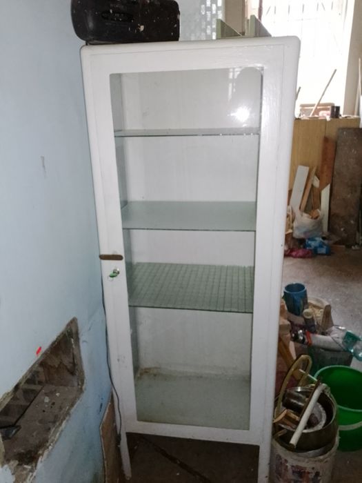 Меблі для аптеки і аптечного кіоску