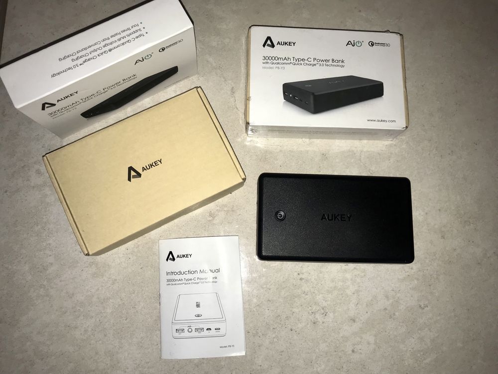 Повербанк AUKEY 30000mAh Tupe-C Power Bank PB-Y3