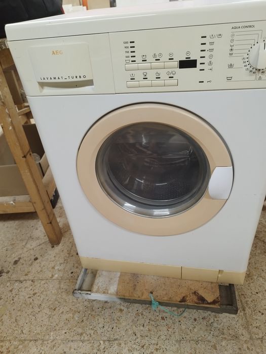 Máquina de lavar e secar roupa