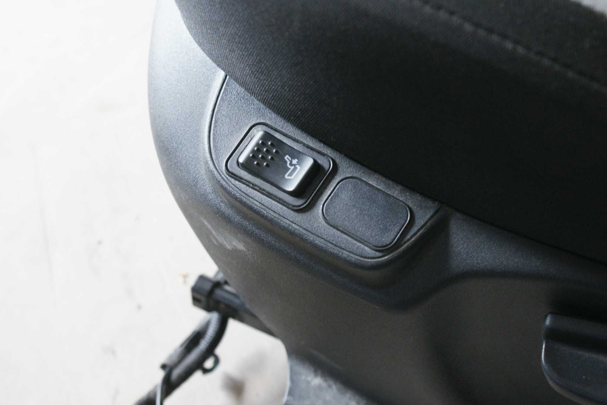 Fotel fotele przód podgrzewane grzane FIAT 500L 500 L