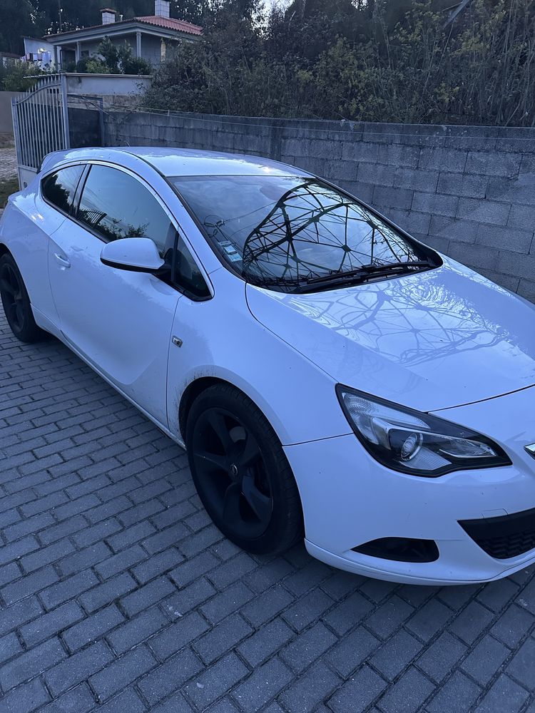 Carro Opel Astra GTC