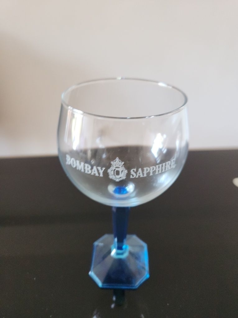 VENDO TAÇAS de vidro (para bar)