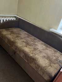 Софа-диван з нішею для зберігання