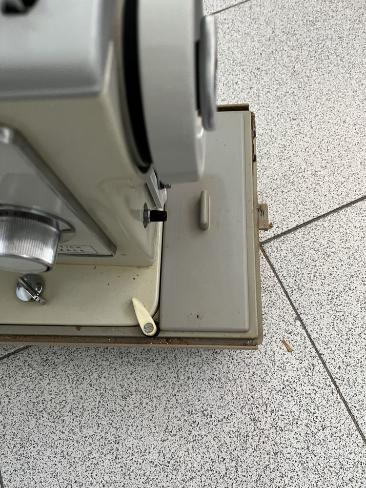 Máquina Costura Vintage Ideal Modell 750