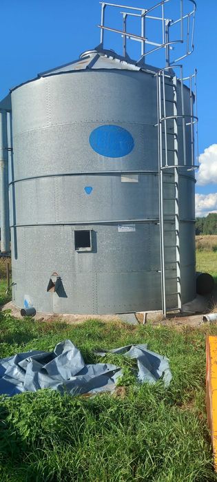 Silos zbożowy bin 60 dwie sztuki
