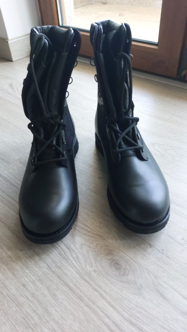Bota Militar meio cano