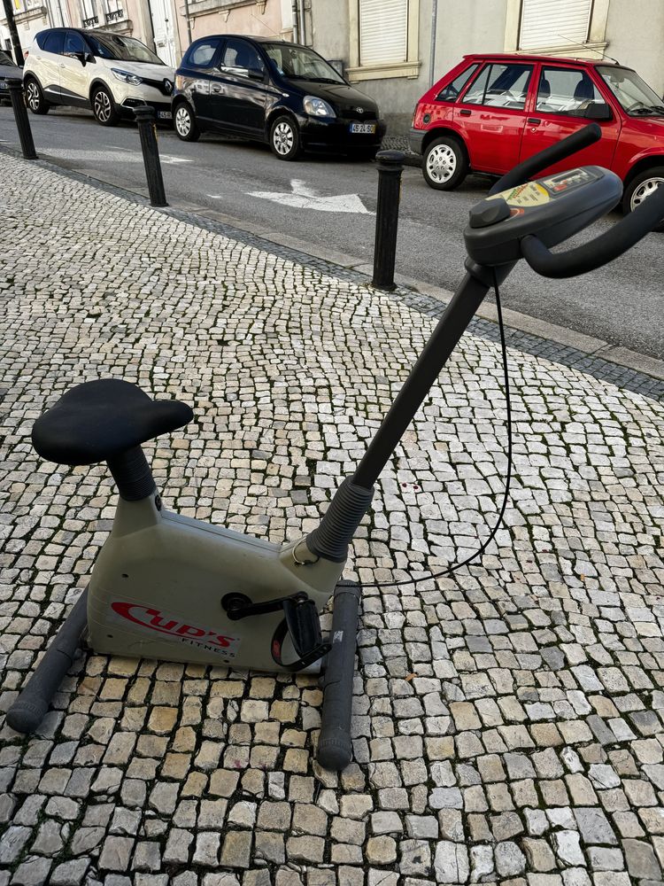 Bicicleta estática Cups