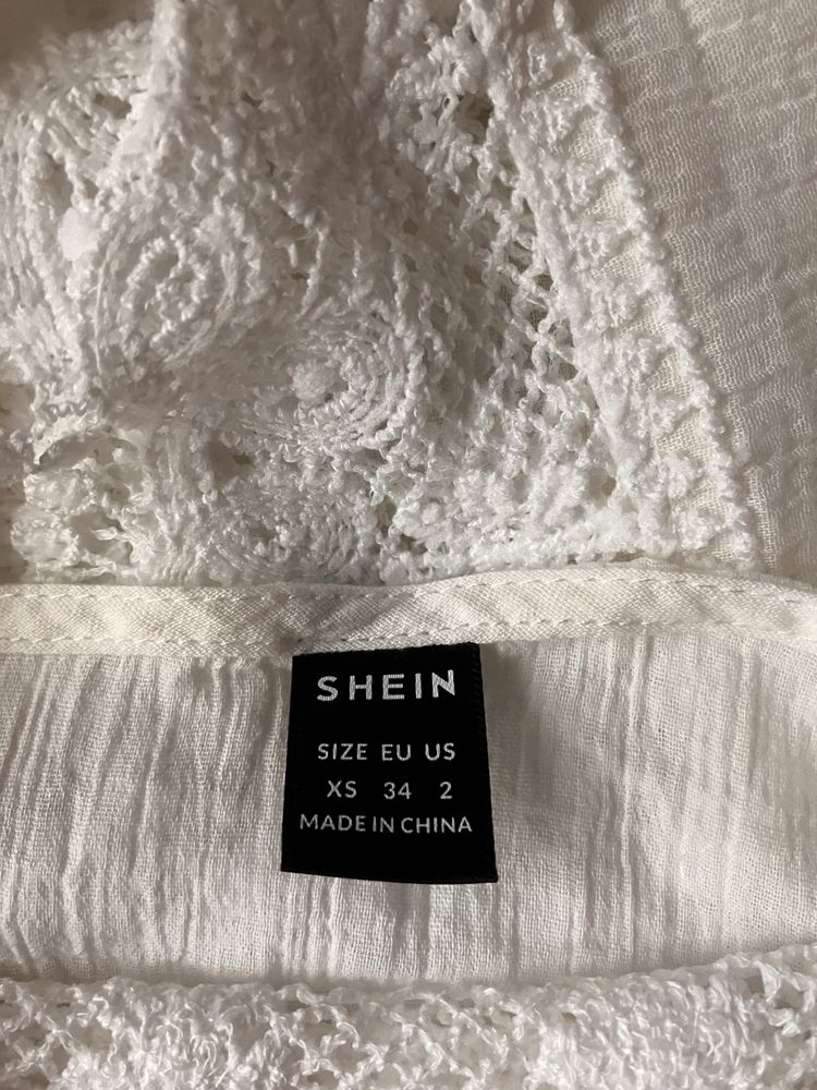 Blusa com renda - Shein