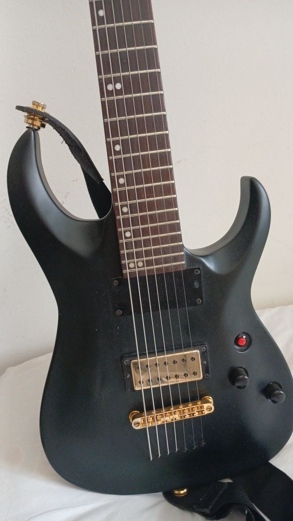Guitarra electrica 7 cordas modificada