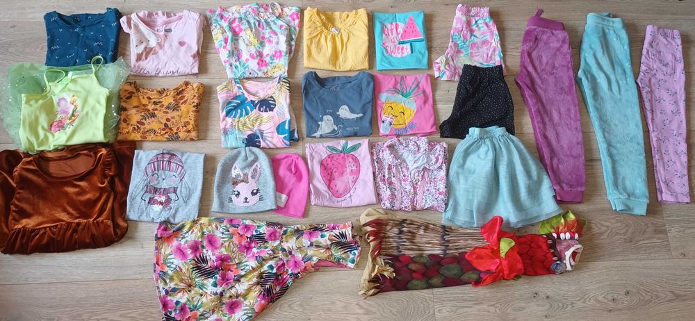 Zestaw ubranek dla dziewczynki 104-110