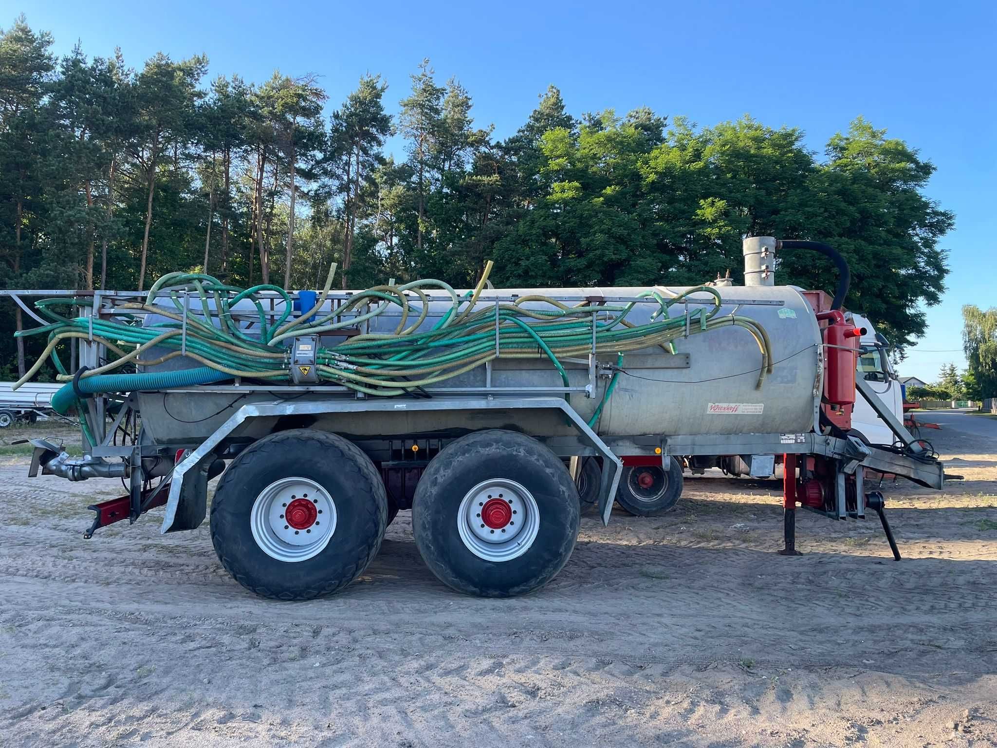 Wóz asenizacyjny Beczkowóz + aplikator 16000L (Joskin, Kweco)