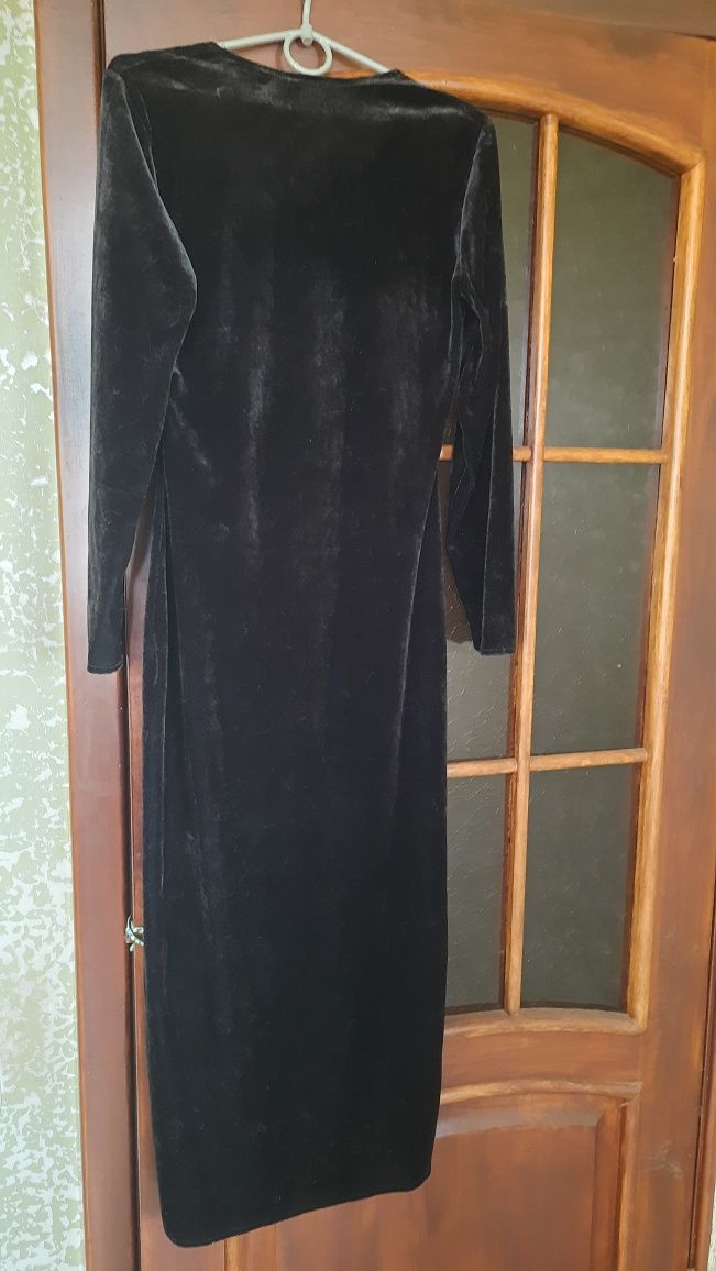ЖЕНСКОЕ  платье черный бархат