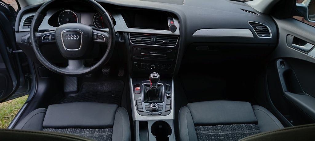Audi a4b8 універсал