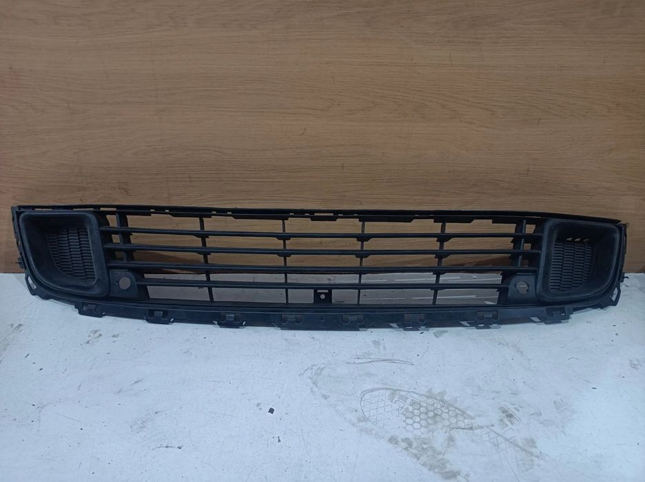 Kratka zderzaka przednia Citroen C5 III 07- 9681052677