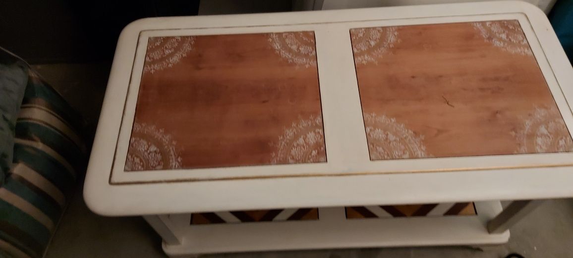 Mesa de sala ou de apoio