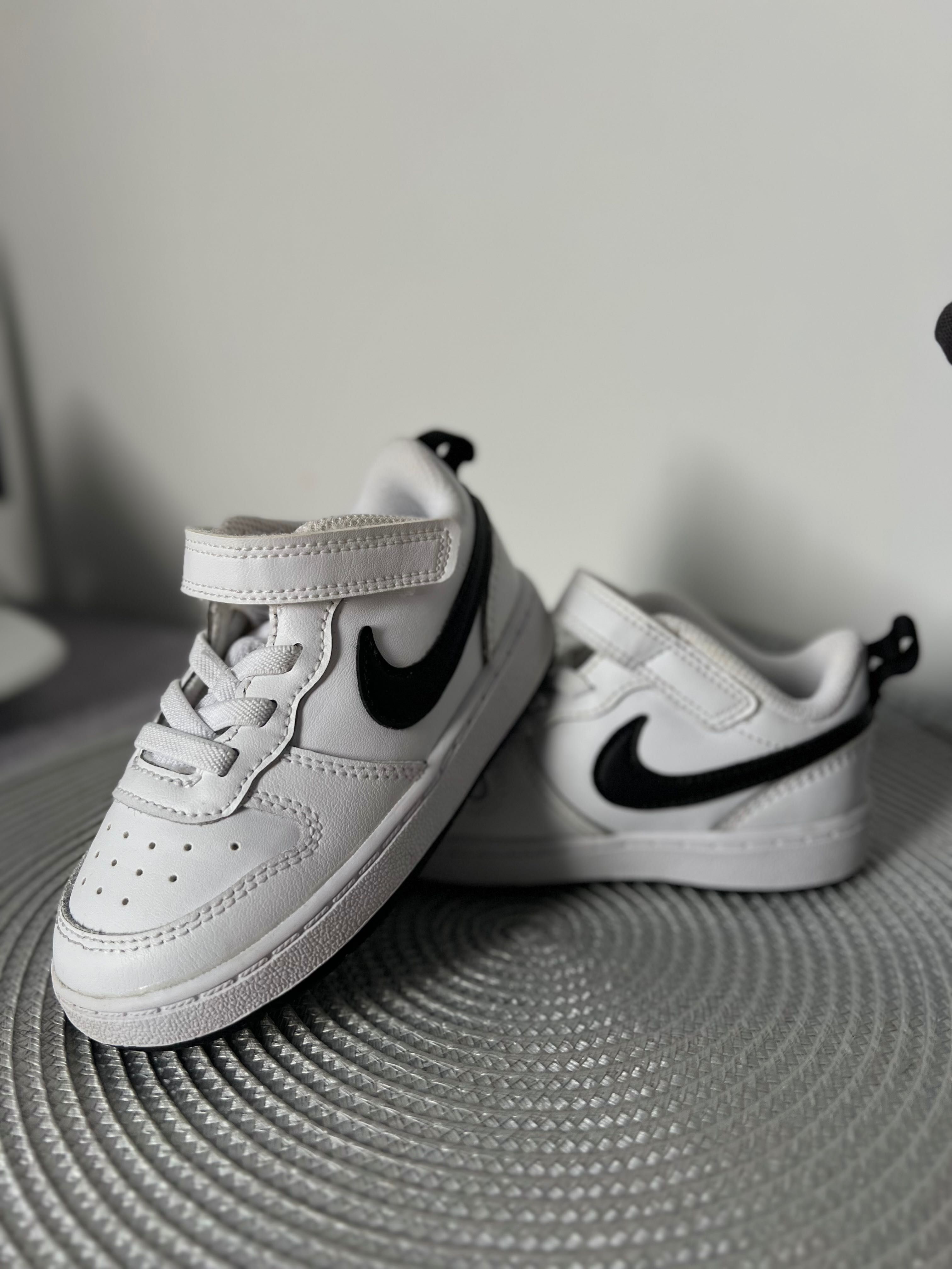 Дитячі кросівки Nike 23,5 розміру
