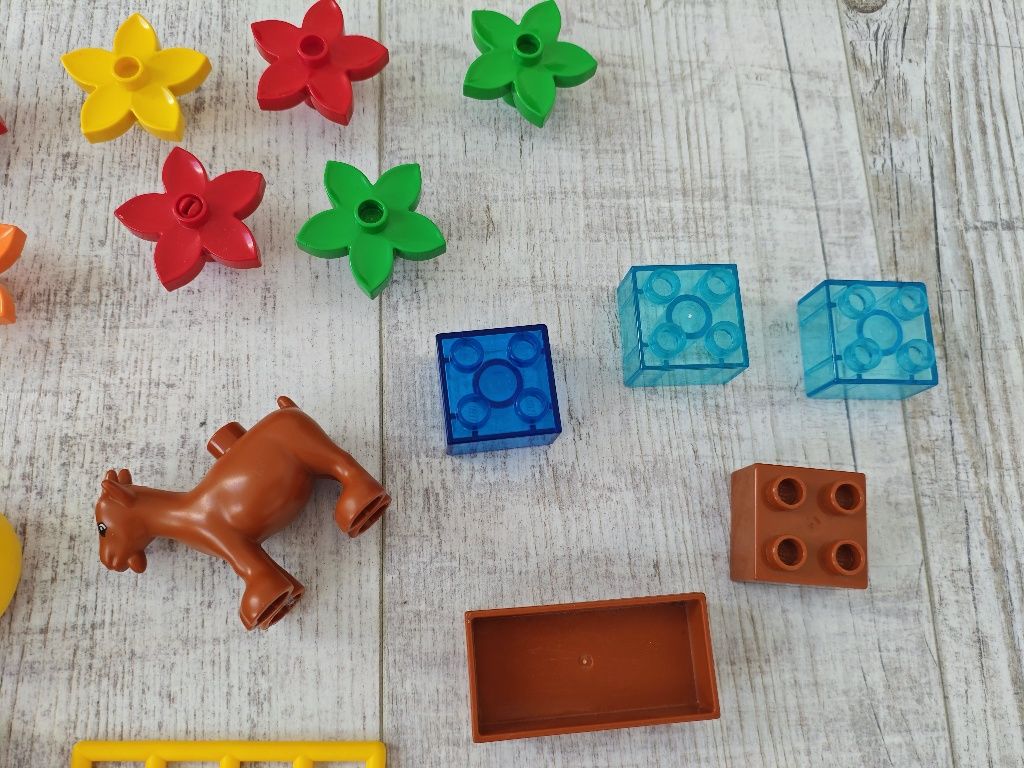 Lego Duplo figurka koza kwiaty koryto banany skrzynka zestaw