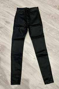 Новые Фирменные брюки джинсы женские под кожу Stradiwarius  Пуш -ап 36