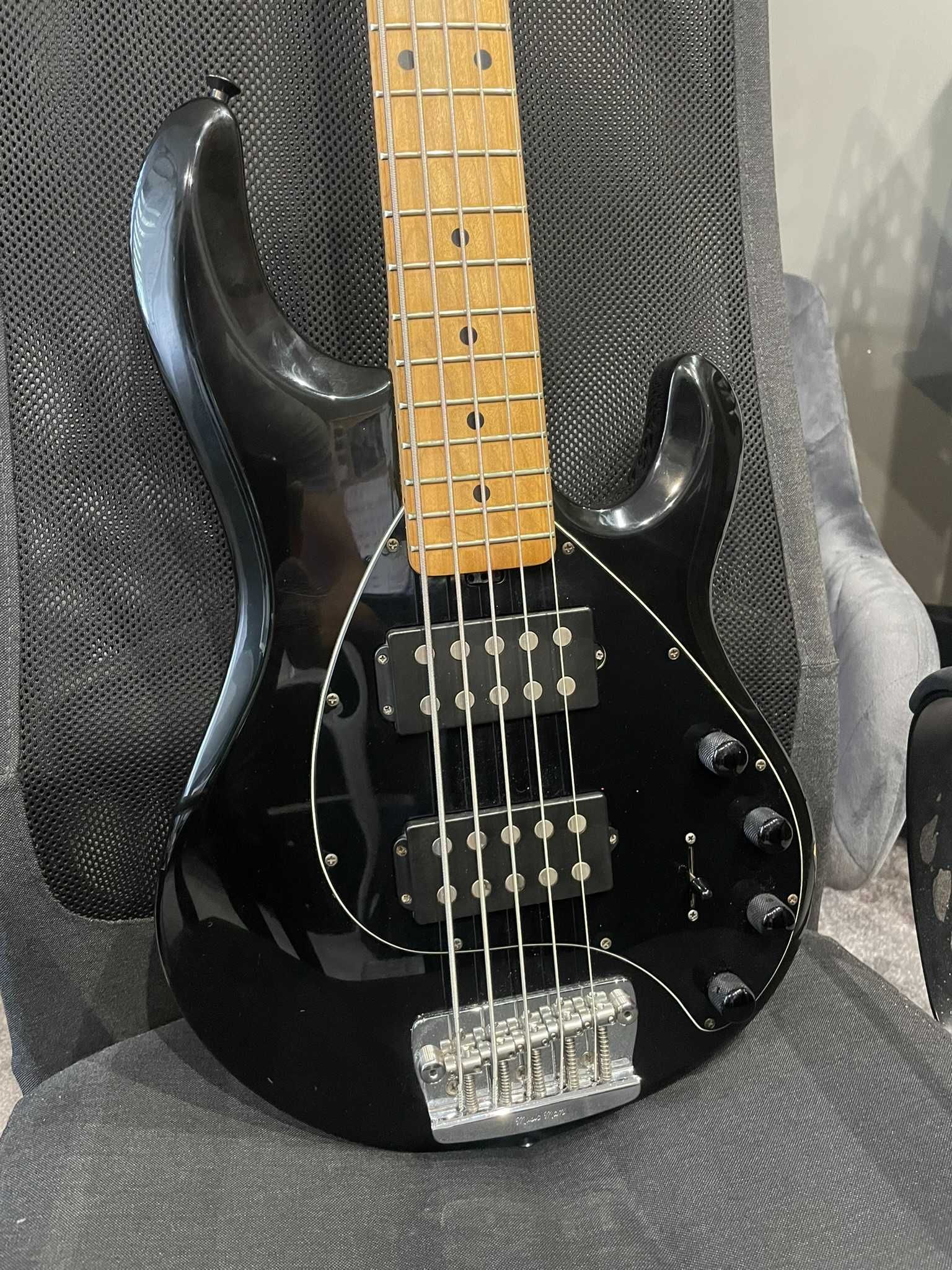 Gitara basowa Music Man StingRay 5 HH + org case